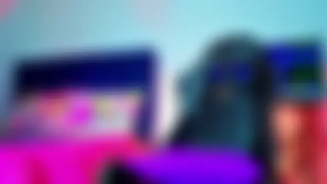 Aliice_Doll: απευθείας σέξι σόου στην κάμερα