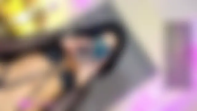 Premium_Womanhood: διαδικτυακό σόου στην κάμερα