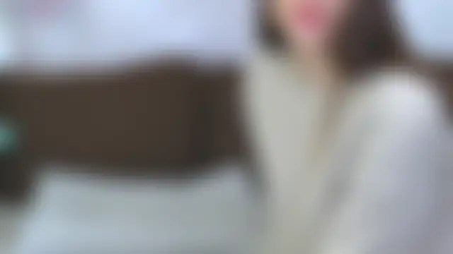 Sesalianze Adlı Modelin Canlı Sohbet Odası