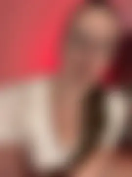 EllaMae's Live Chat Room