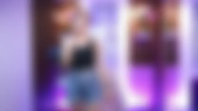 Živá chatovací místnost TessaaFox