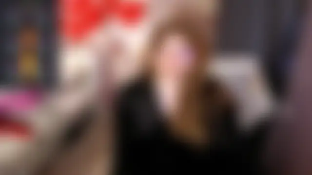 Pertunjukan Kamera Web AminaBloom