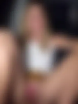 Seks show uživo modela SheIsSomething na kameri