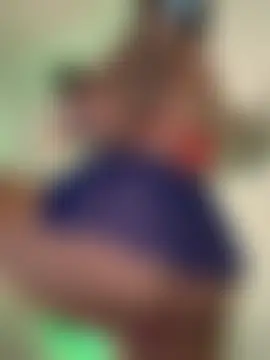 halana_squirts' Webcam Show