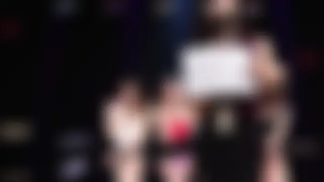 Bgirl-001 élő szexkamerás műsora