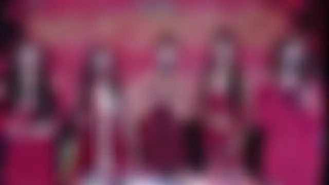 SuperGirl-100 在線直播表演