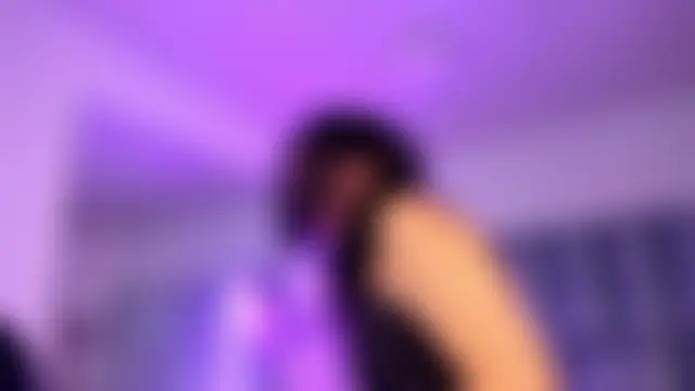 HollyPeach's Live XXX Chat