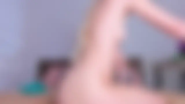 Christina1225 现场性爱视讯表演