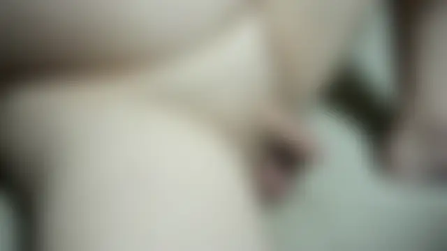 SladkiYA élő chatszobája