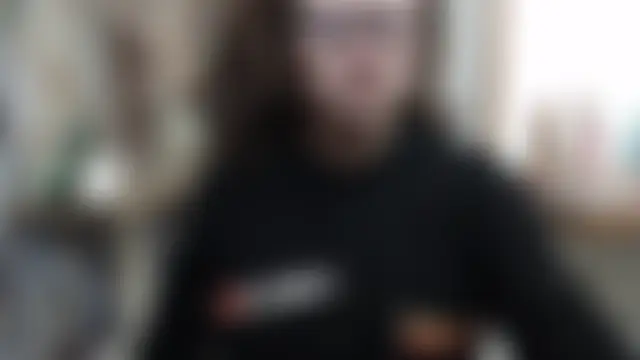 غرفة دردشة curly_greeneyed المباشرة