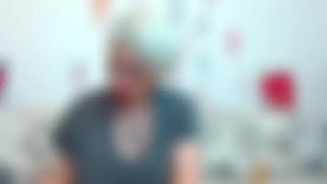 Playful_Goldie_WOW__: онлайн-чат