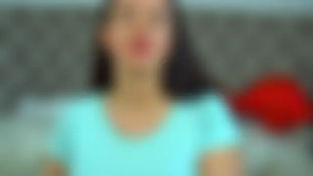 ElinaBellucci's Live Chat Room