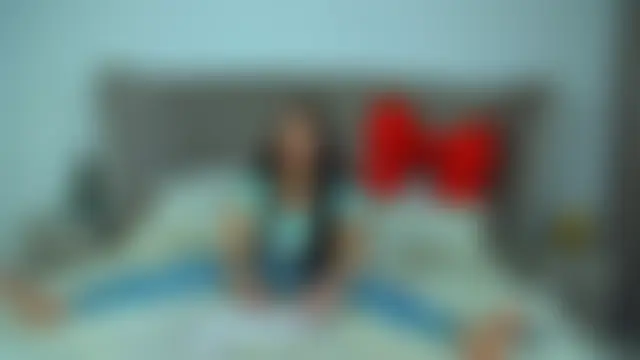 ElinaBellucci's Live Chat Room