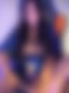 Valentinne_z's Live Chat Room