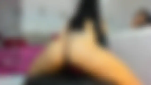 Luciaoregon's Live Chat Room