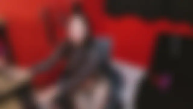 Sala de chat ao vivo de Emily_Slave28