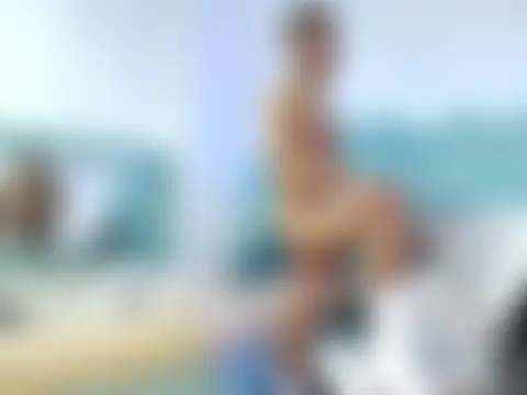 Apolo_Richards: απευθείας σέξι σόου στην κάμερα