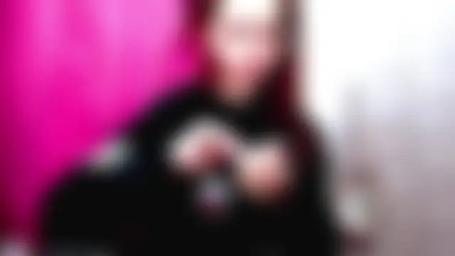 holy_juli's Live Chat Room