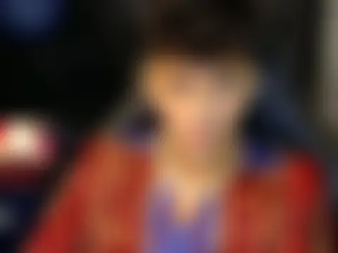 غرفة دردشة hugekenbigcock المباشرة