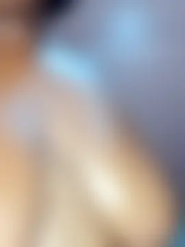 Luciouslips00: απευθείας σέξι σόου στην κάμερα