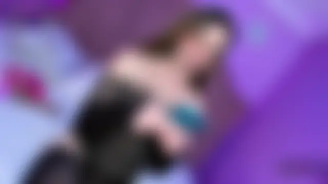 Babyuriel211 Adlı Modelin Canlı Sohbet Odası