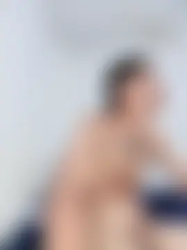 valenpaisita2123's Live Chat Room