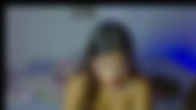 Charlothe_18's Live Chat Room