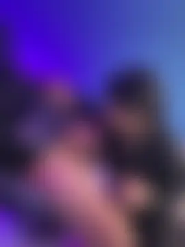 غرفة دردشة EmilyAndAndrew المباشرة