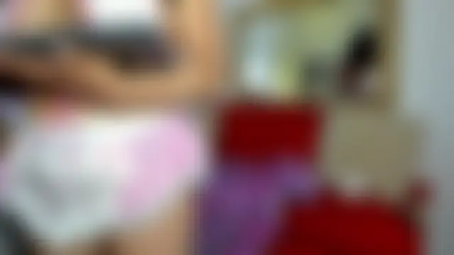 Pokazy przed seks kamerką na żywo – Kymmi