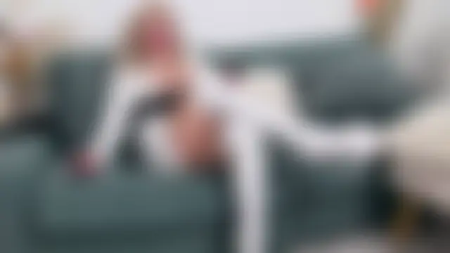 Онлайн секс-шоу EmilyLoove