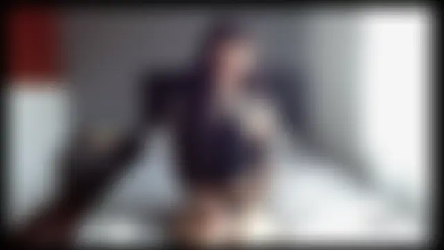 Emilia_1995 Adlı Modelin Canlı Sohbet Odası