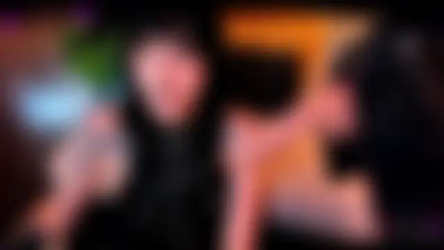 AmeliaNaughty_ Adlı Modelin Canlı Sohbet Odası