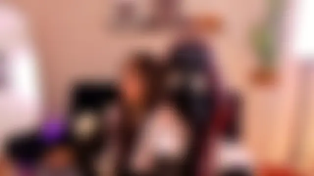 EmmyEvans1のライブチャットルーム