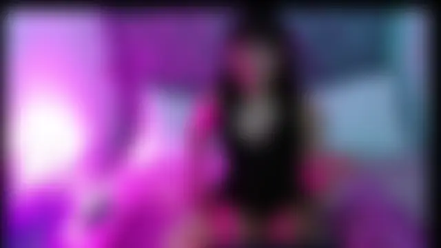 Queen_Rousee – Naživo chatovacia miestnosť