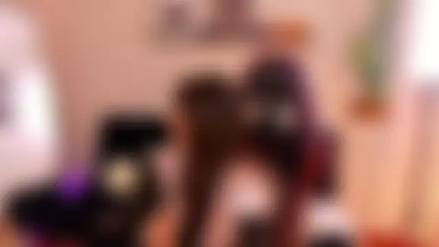 Chat soba uživo modela EmmyEvans1