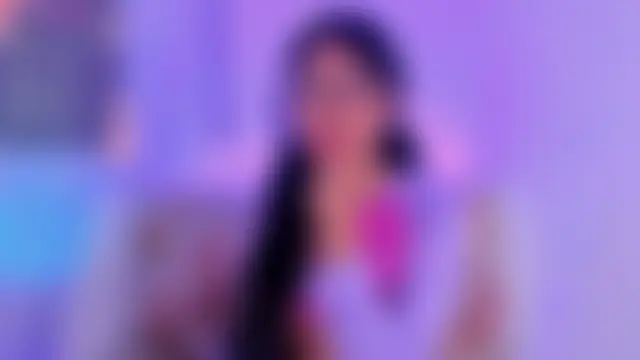 Chat soba uživo modela NayeCloud