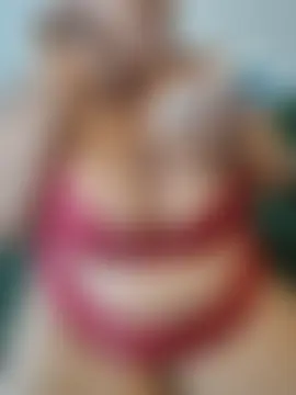 ChubbyTits28 现场聊天室