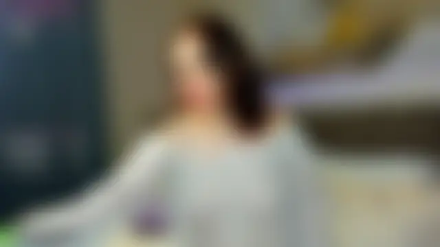 Kira_Adler – Naživo chatovacia miestnosť