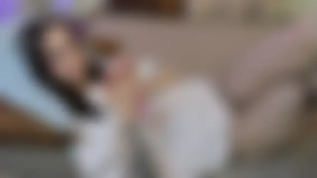 Pokazy przed seks kamerką na żywo – NaughtyLoryy