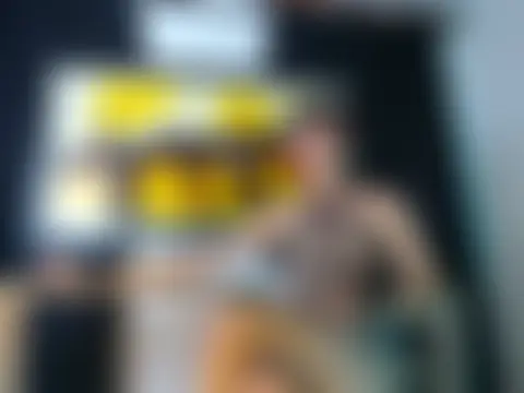 jullian_ricci's Live Chat Room