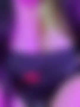 Cameelia Adlı Modelin Canlı Seks Kamerası Şovu