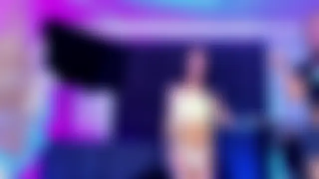 Queens_Wonders_Blonders: онлайн-секс-шоу