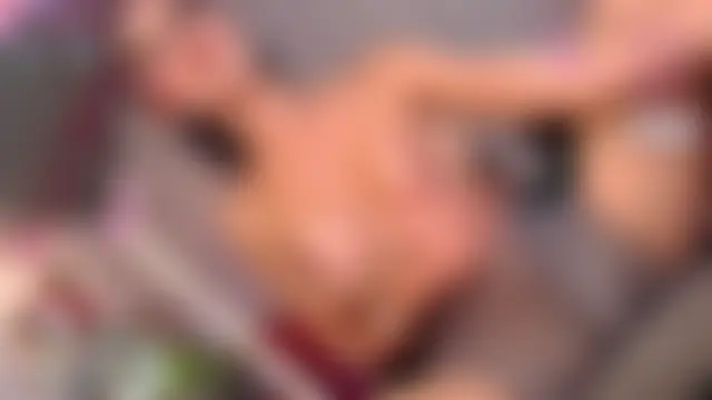 Seks show uživo modela Midnight_Cravingsts na kameri