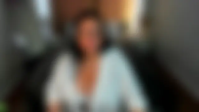 adele_crown's Live XXX Chat