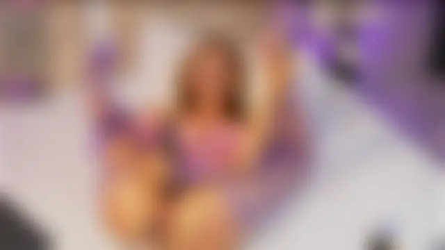 caroline_adams_'s Webcam Show