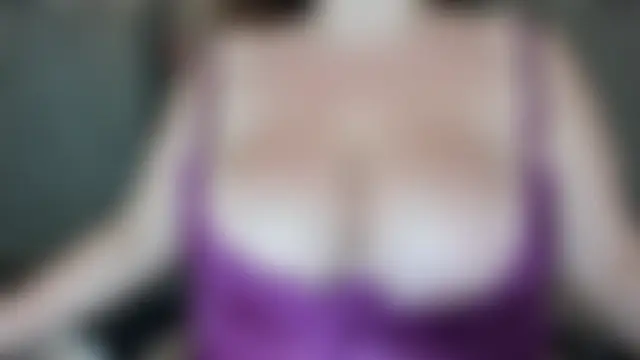 Briana_24のライブXXXチャット