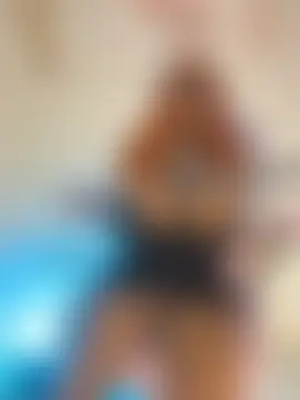 Mara_royal's Webcam Show