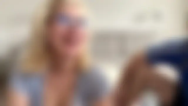 Love_plat1na Show in webcam