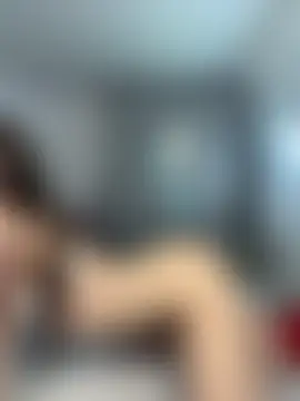 CurlyLara's Webcam Show