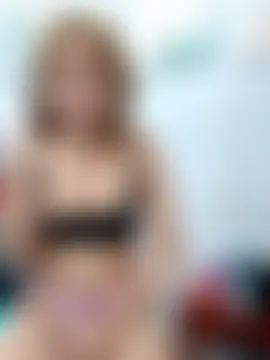 Sexxie_Ella22のウェブカメラショー